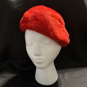 Vintage Duchess Red Faux Fur Ladies Beret Style Hat Italy Peggy Worcester,Mass‎